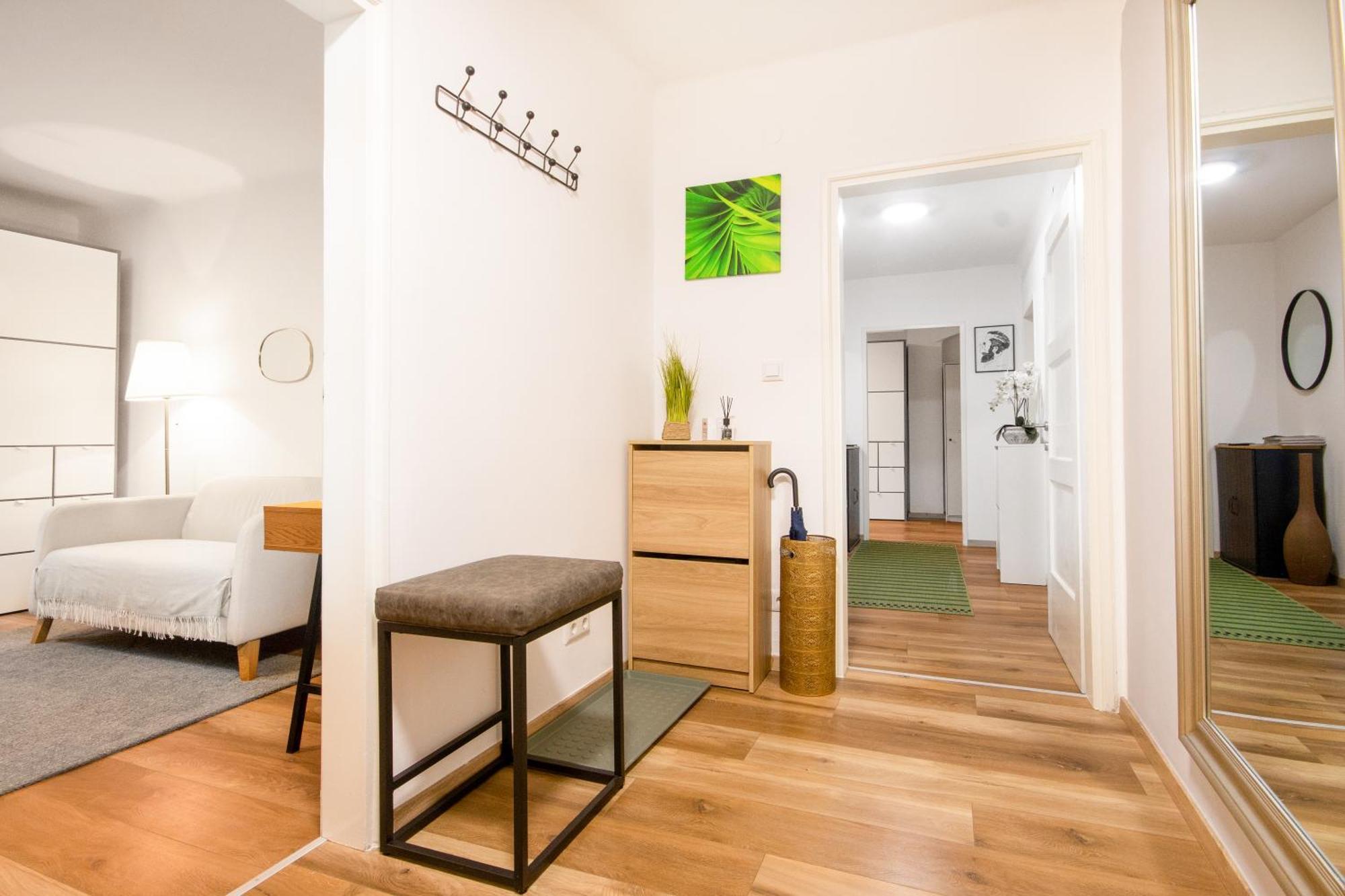 Lendkanal - City - Netflix - Waschmaschine - Kaffeevollautomat - 8 Pax - 4 Schlafzimmer Klagenfurt am Wörthersee Exterior foto
